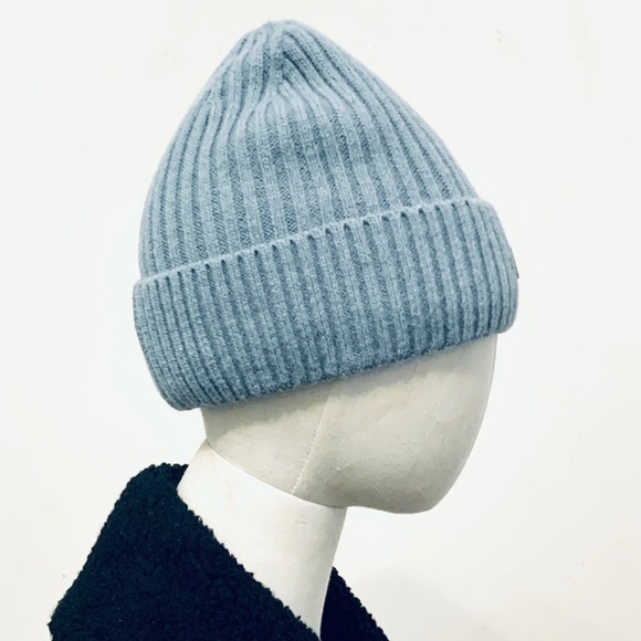 - UGG Powder Blue Chunky Rib Knit Faux-Fur-Lined Beanie - Picture 3 of 9